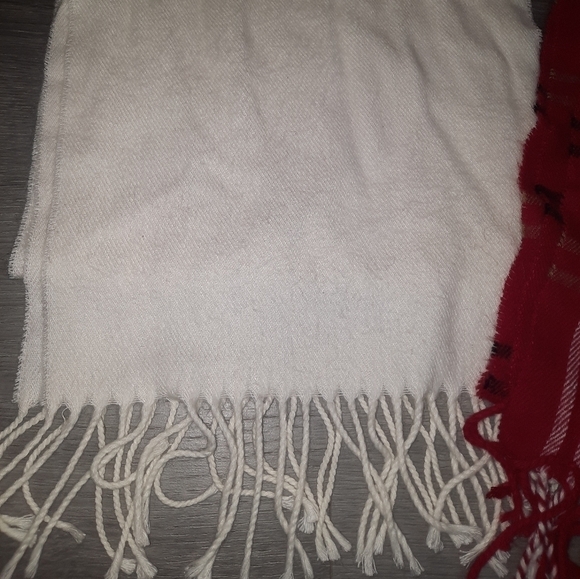 Cejon Winter Scarf Bundle - Picture 4 of 4